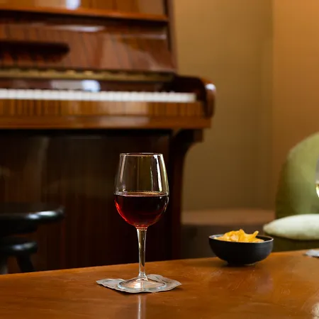 The Originals Boutique, Victoria, Fontainebleau