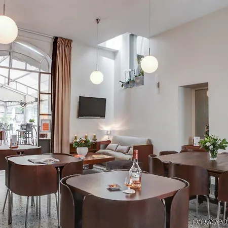 The Originals Boutique, Victoria, 3* Fontainebleau