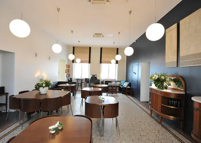 The Originals Boutique, Victoria, 3*