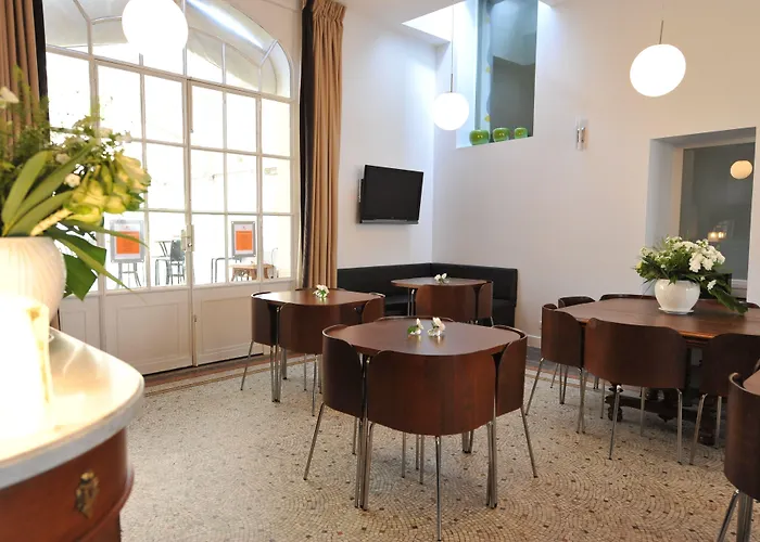 Hotel The Originals Boutique, Victoria, 3*