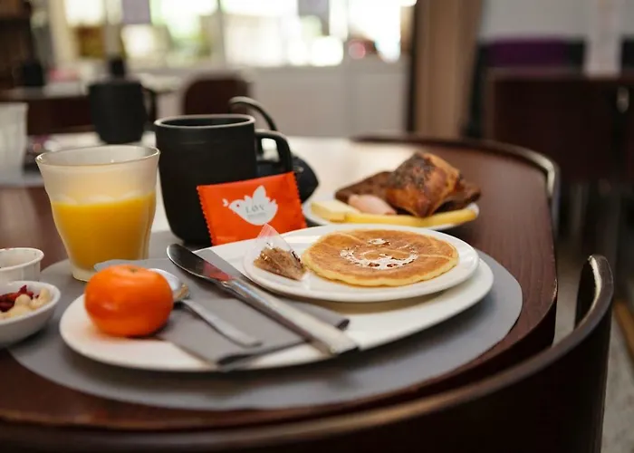 Hotel The Originals Boutique, Victoria, Fontainebleau