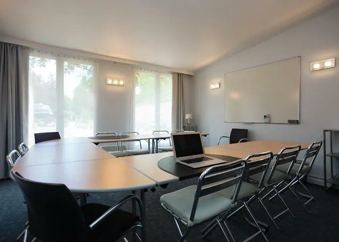 The Originals Boutique, Victoria,